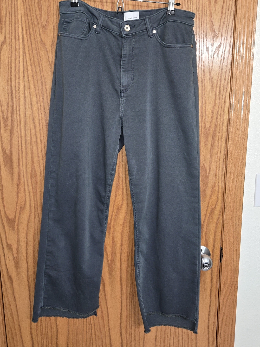 7 Diamonds Size 32 Generation Kickflare Charcoal Straight Leg Jeans
